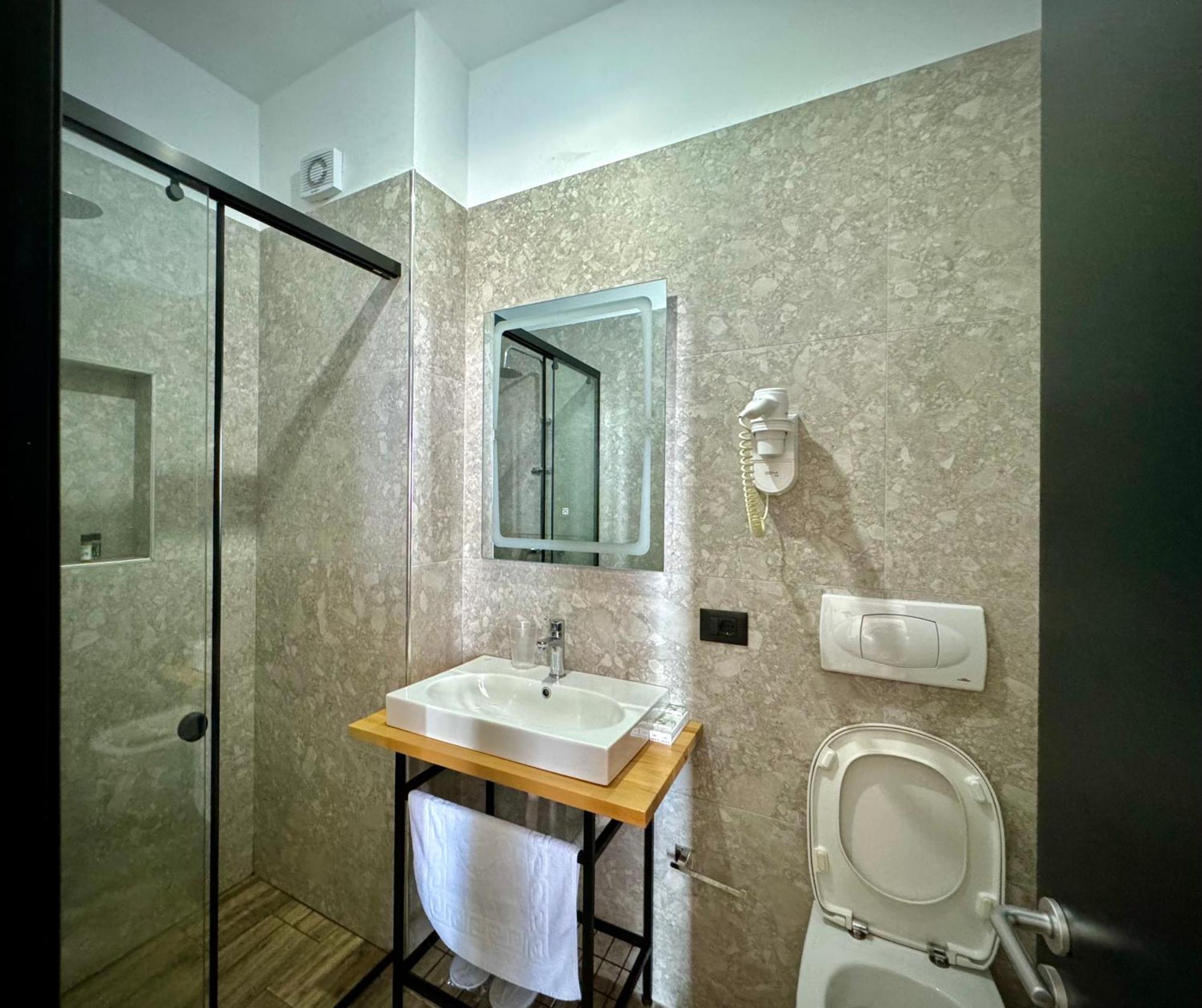Gogo's Boutique 4* Dhërmi