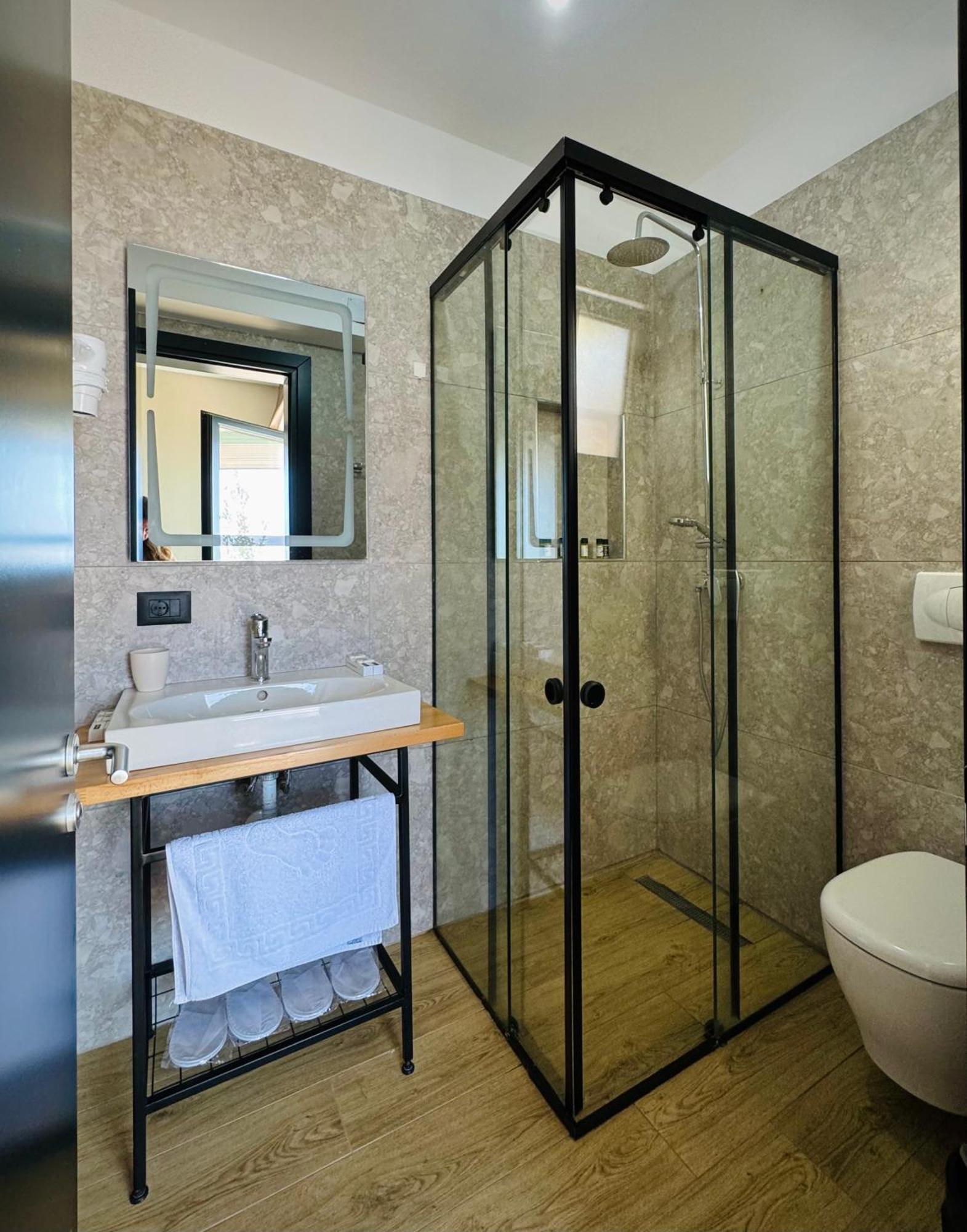 Hotell Gogo's Boutique Dhërmi