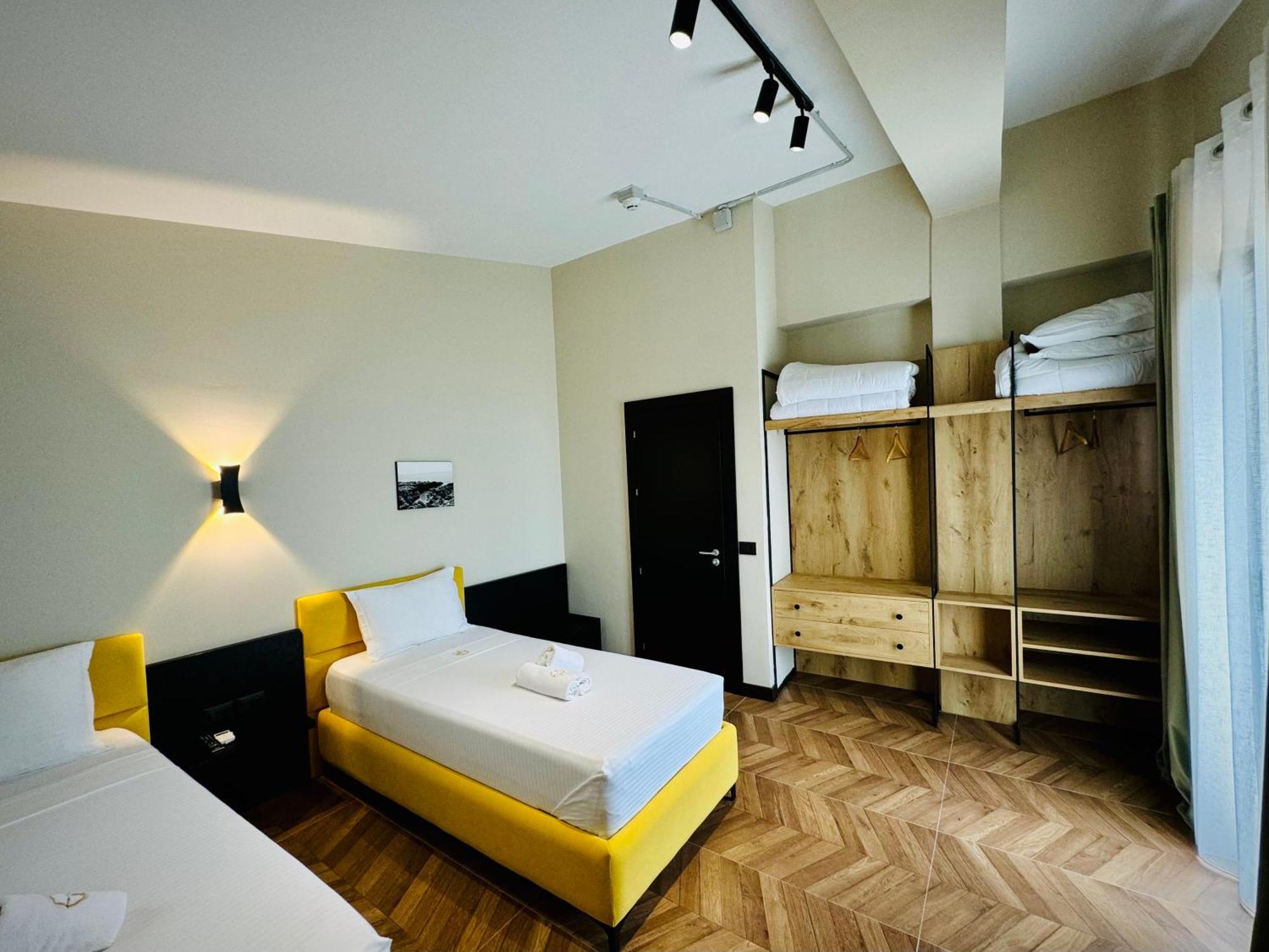 Gogo's Boutique Hotell 4*